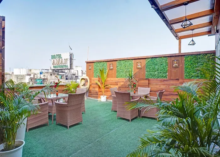 Hotel Gold Palace - 03 Mins Walk From New Delhi Railway Station